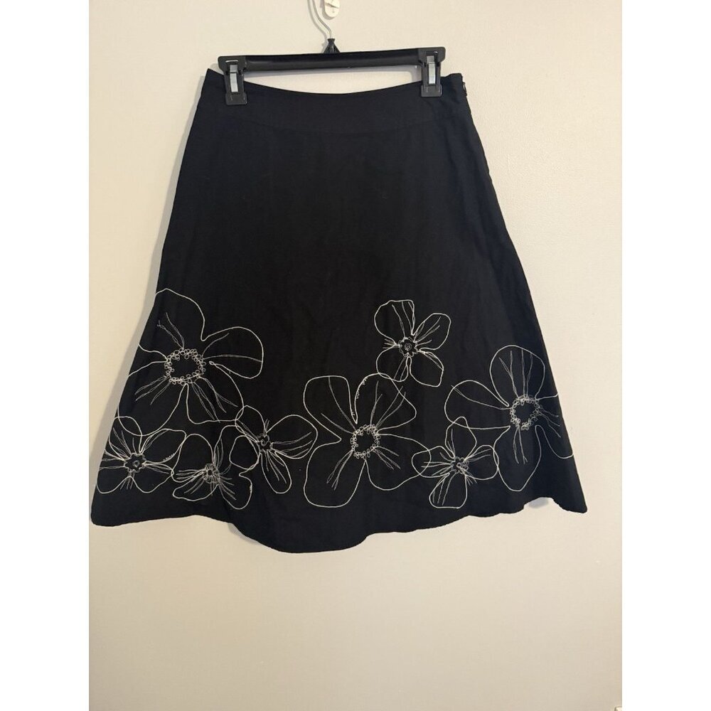 Liz Claiborne Black With White Embroidered Flowers A-line Skirt Size 4 ~